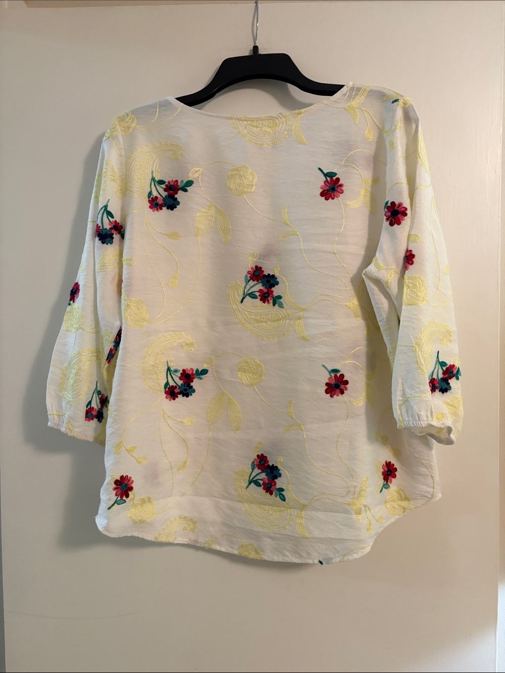🌸🌺🌼 Kindred  Floral Embroidered Blouse